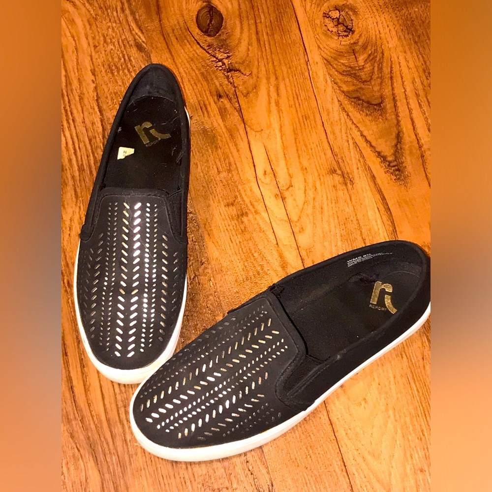 Report sneakers Slip-On Women’s 8.5 Casual Sneakers in Black with White Sole